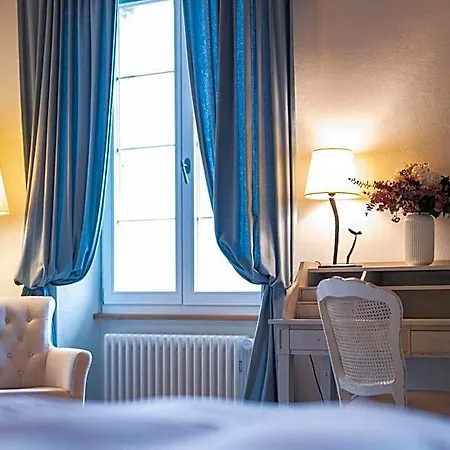Chateau Salavaux Hotel *
